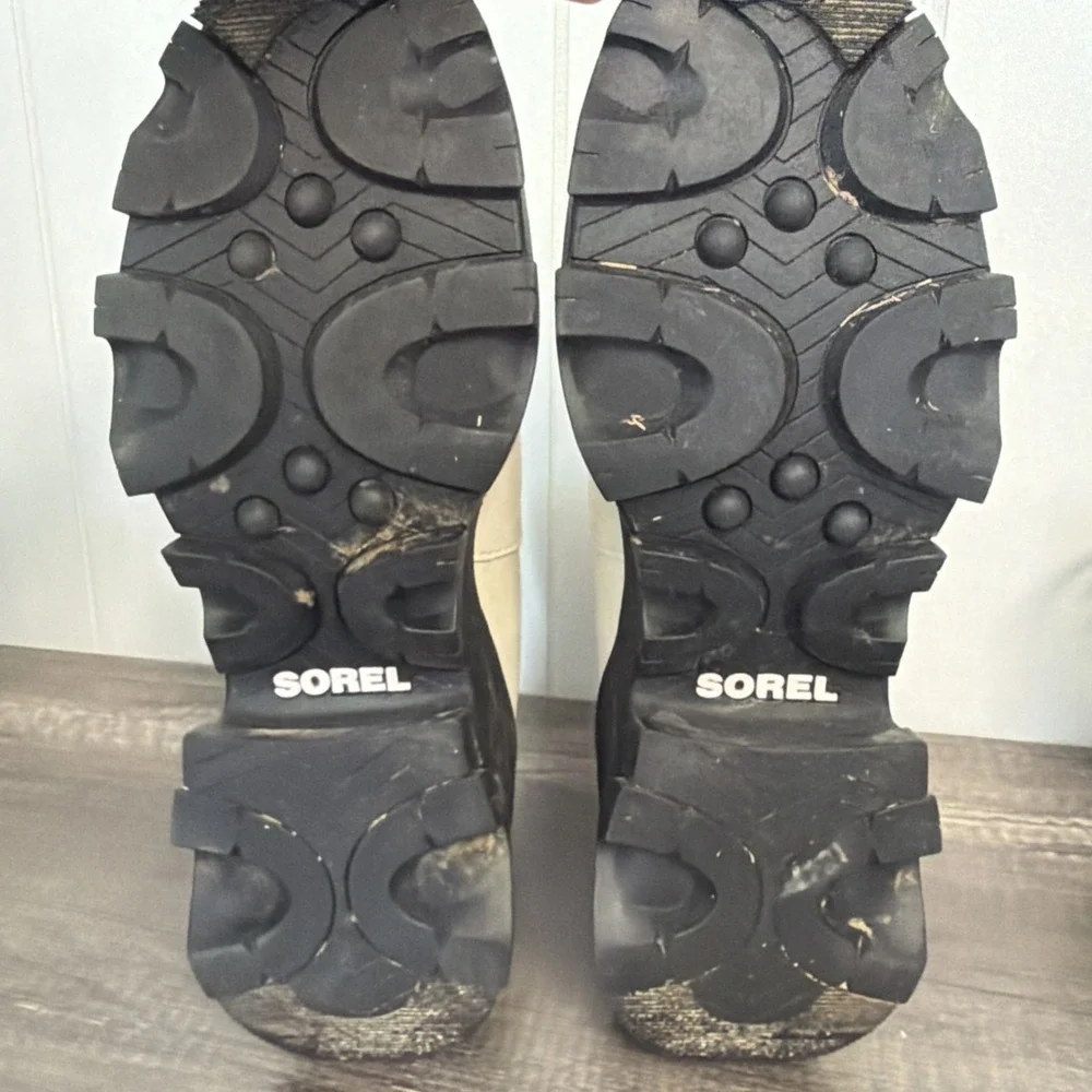 Women's Sorel Size 9 Brex Chelsea Boot Chunky Sole Waterproof White